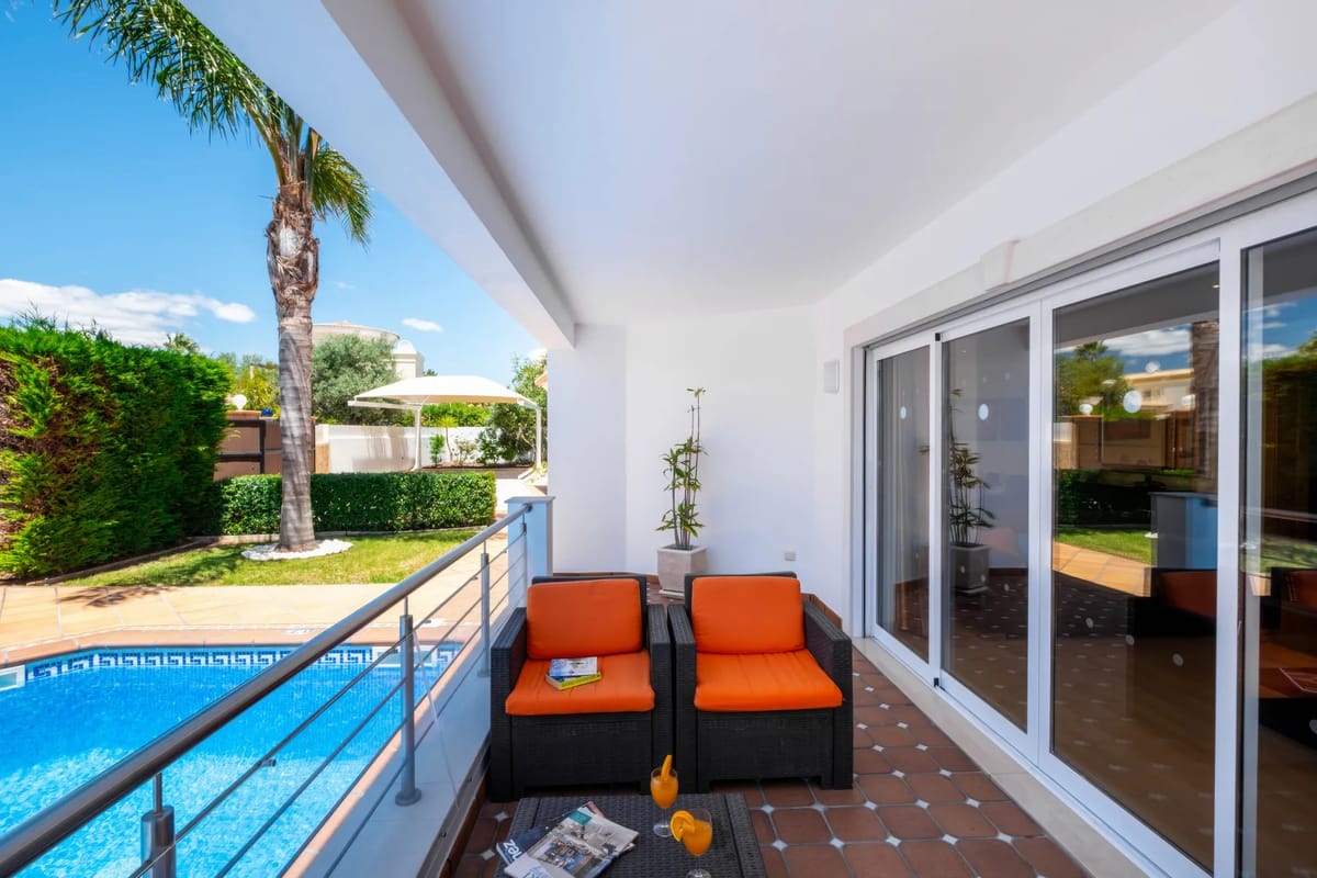 Villa Laguna