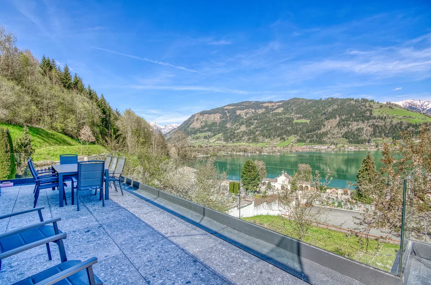 Chalet Lake View