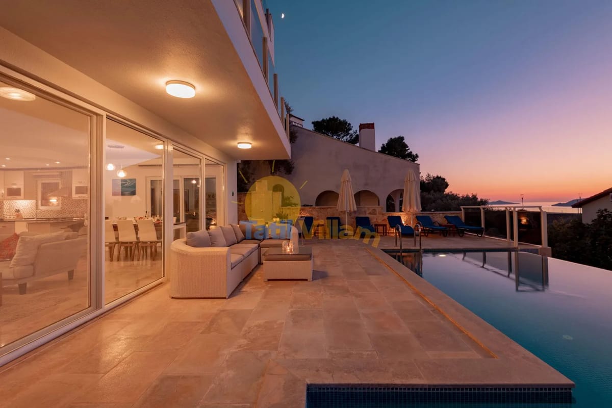 Villa İona