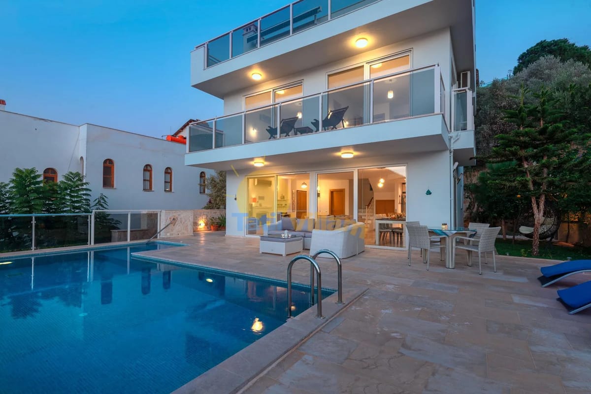 Villa İona