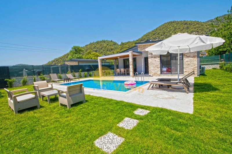 Villa Grey 2