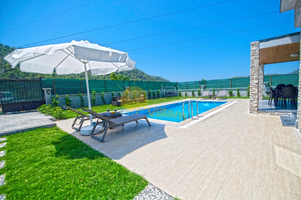 Villa Grey 2