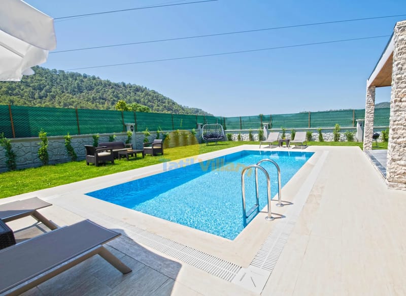 Villa Grey 2