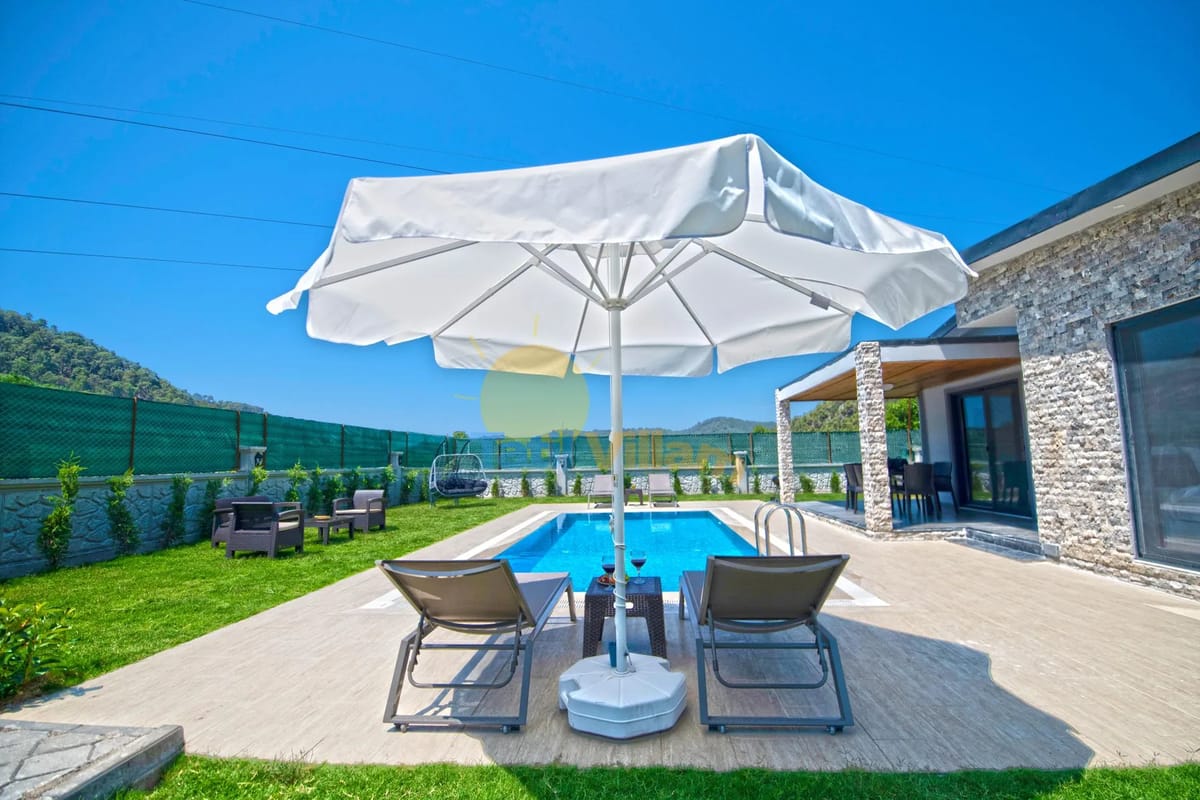 Villa Grey 2