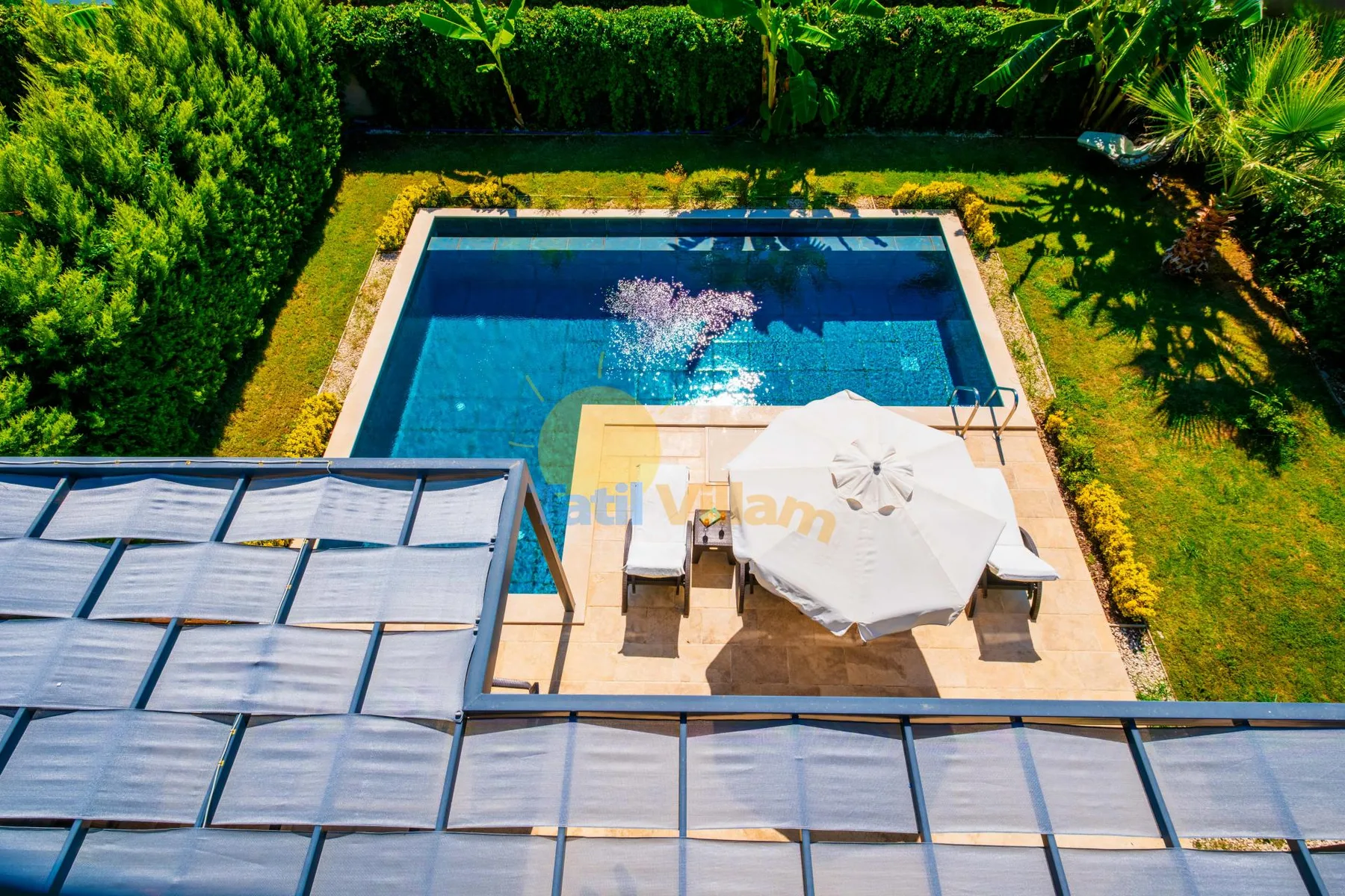 Villa Dark