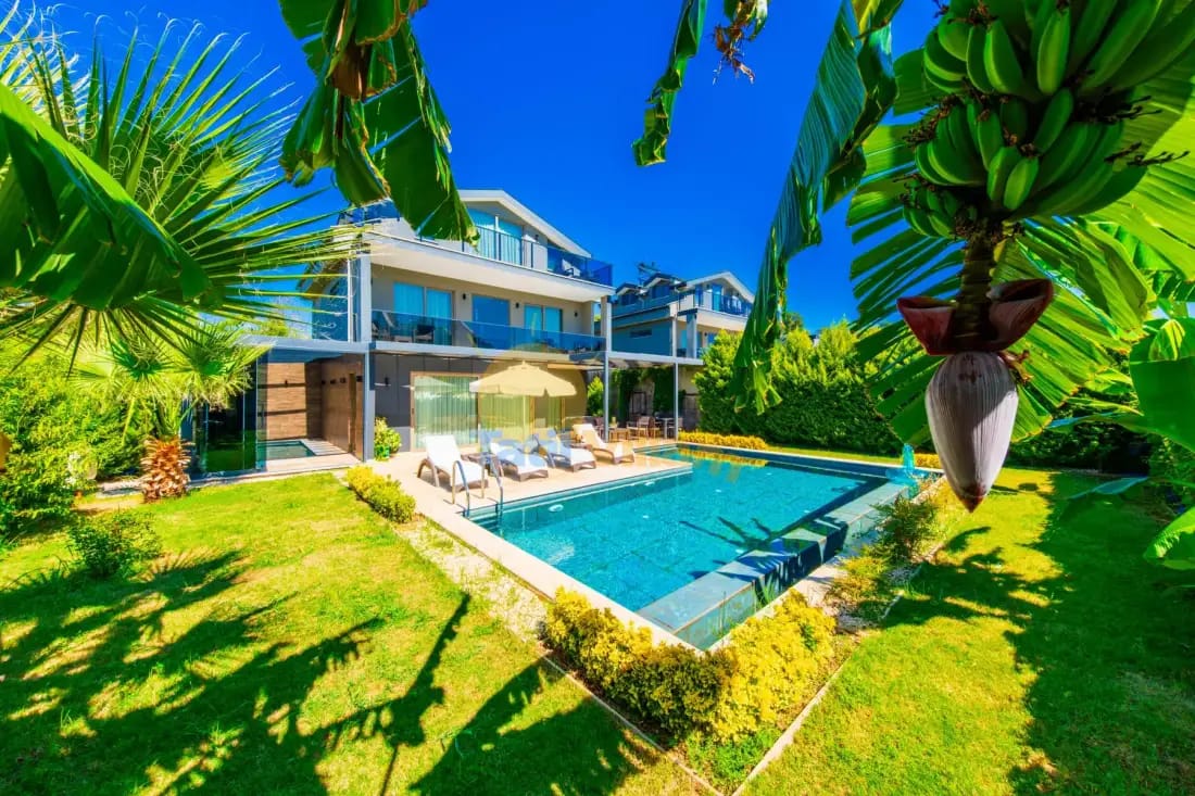 Villa Dark