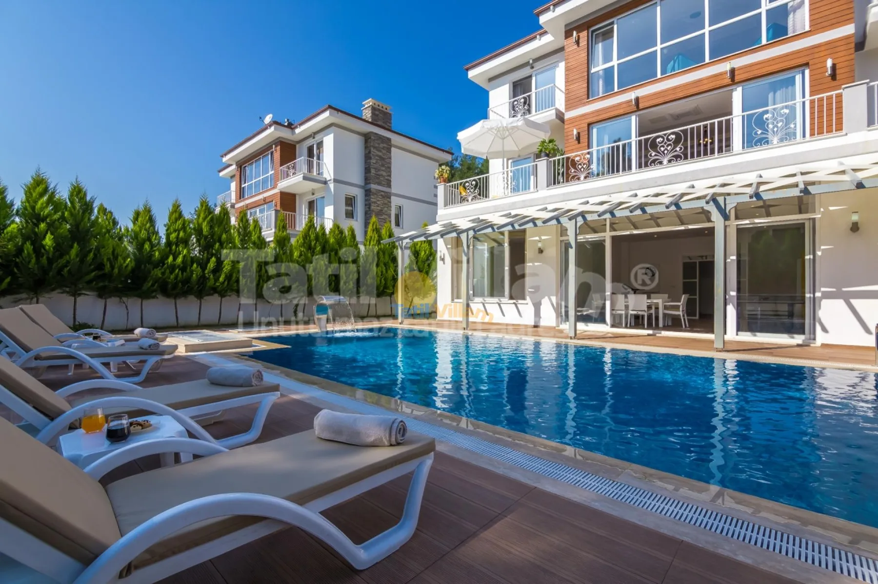 Villa Elya