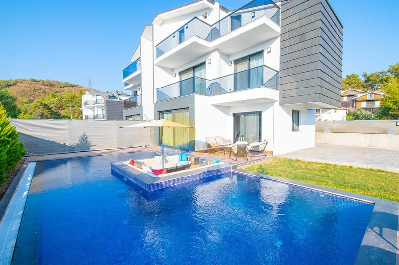 Villa Ay