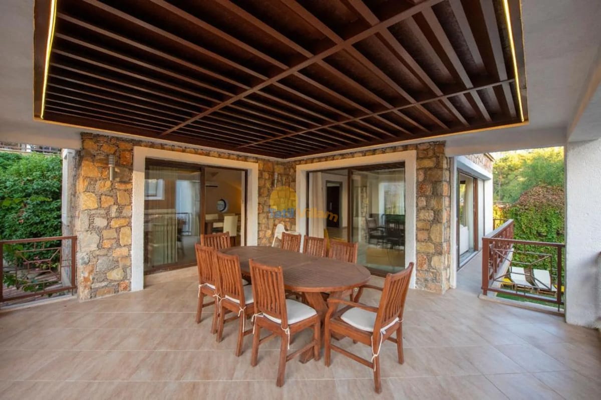 Villa Dally