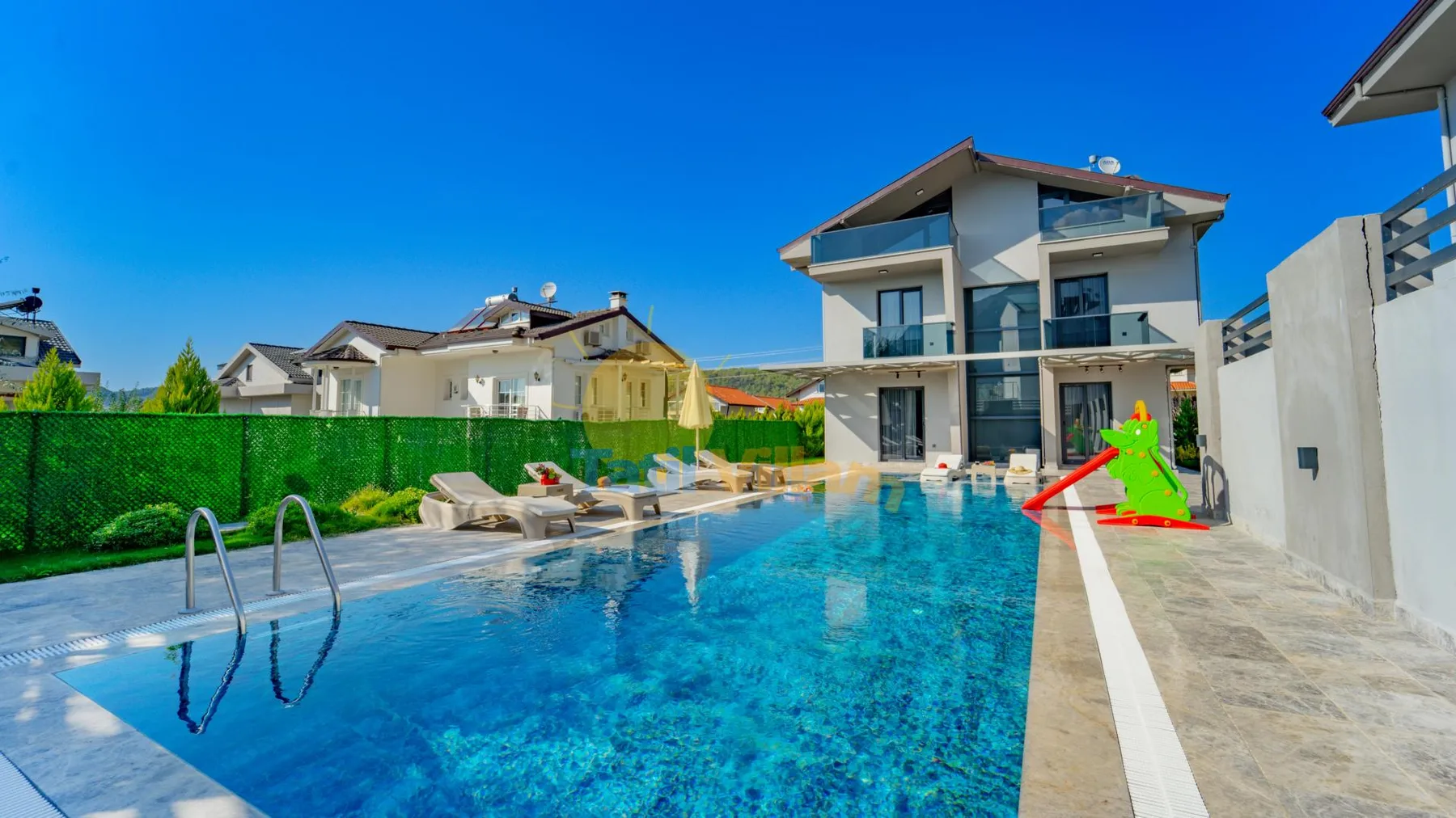 Villa Aqua