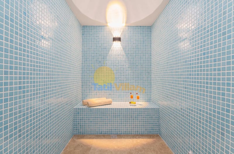 Villa Blue Night