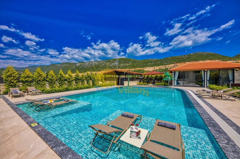 Villa Everest property photo