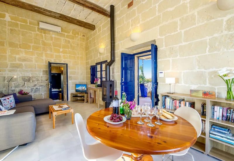 Dining room of Dar il-Bahar holiday home in Gozo