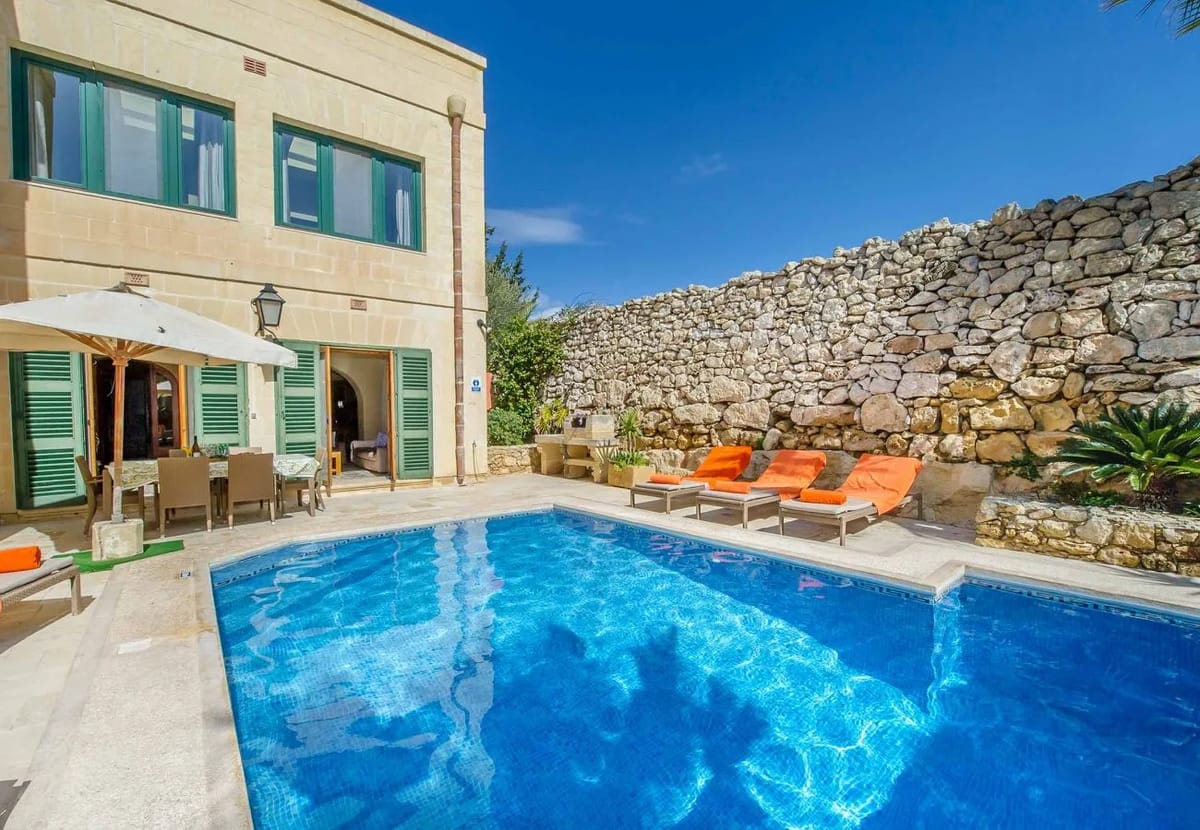 Gozo farmhouse with pool