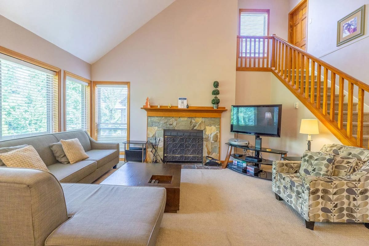 Painted Cliff 16 - Whistler Rental