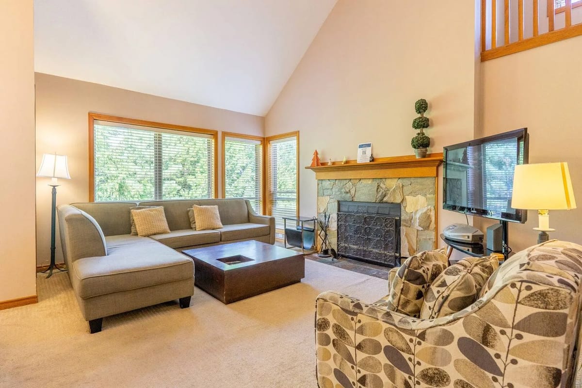 Painted Cliff 16 - Whistler Rental