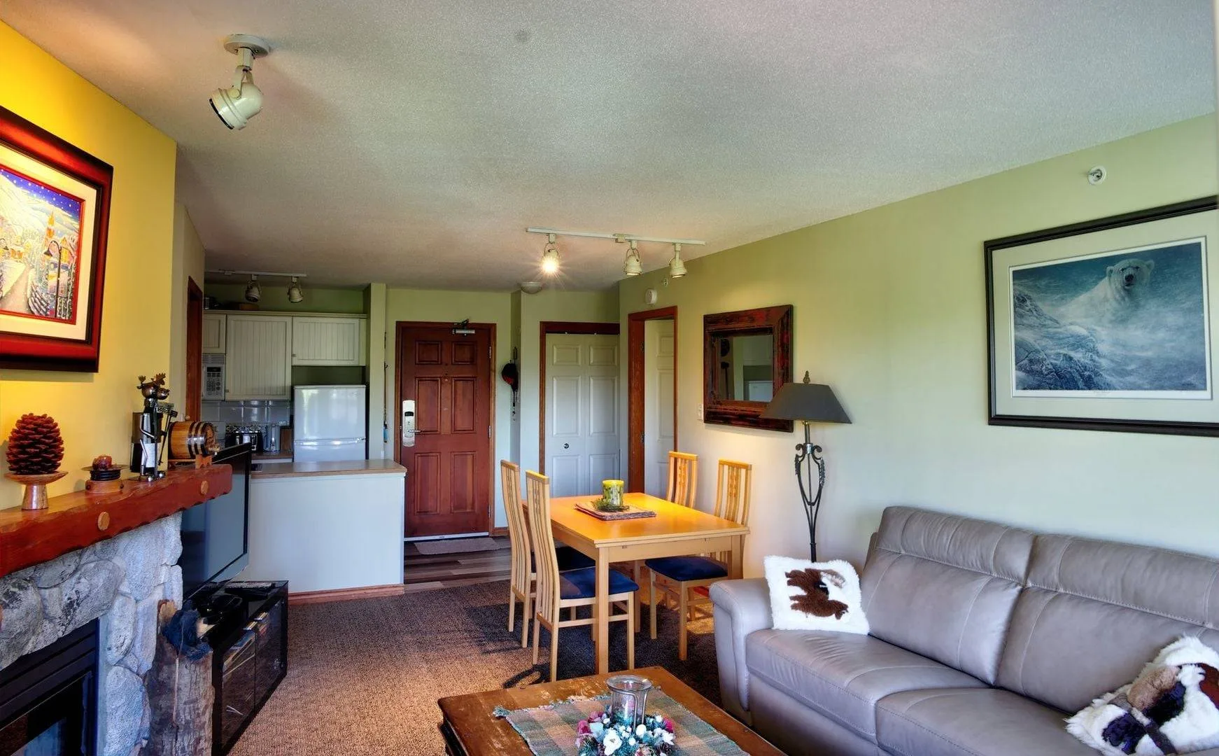 Living & Dining Areas