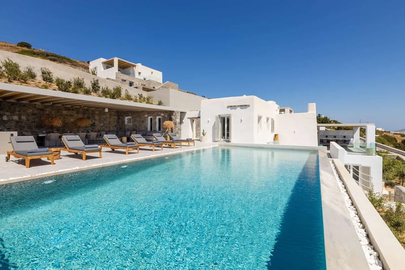 Hollis Villa in Paros