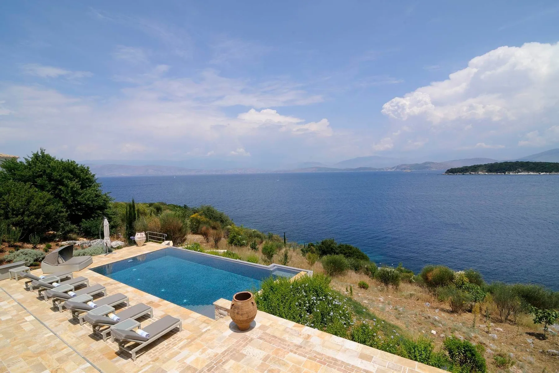 Corfu luxury villa Pelagos in Kassiopi - 4