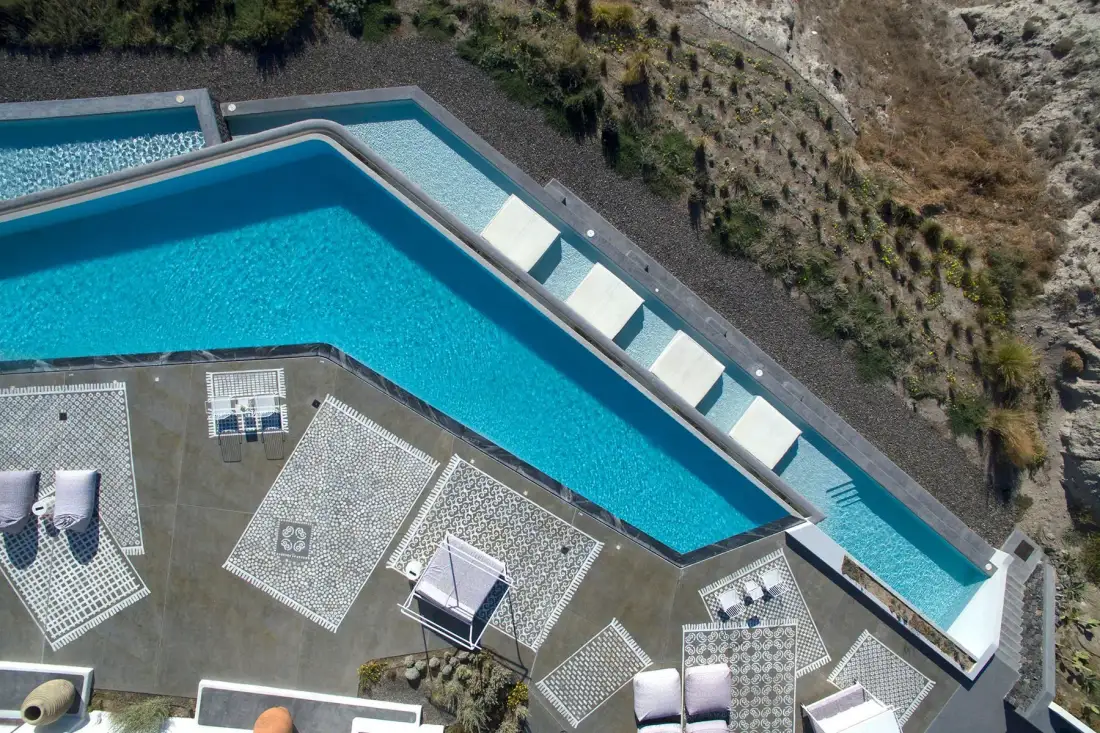 Santorini luxury villa The White Cliff Estate in Messaria - 4