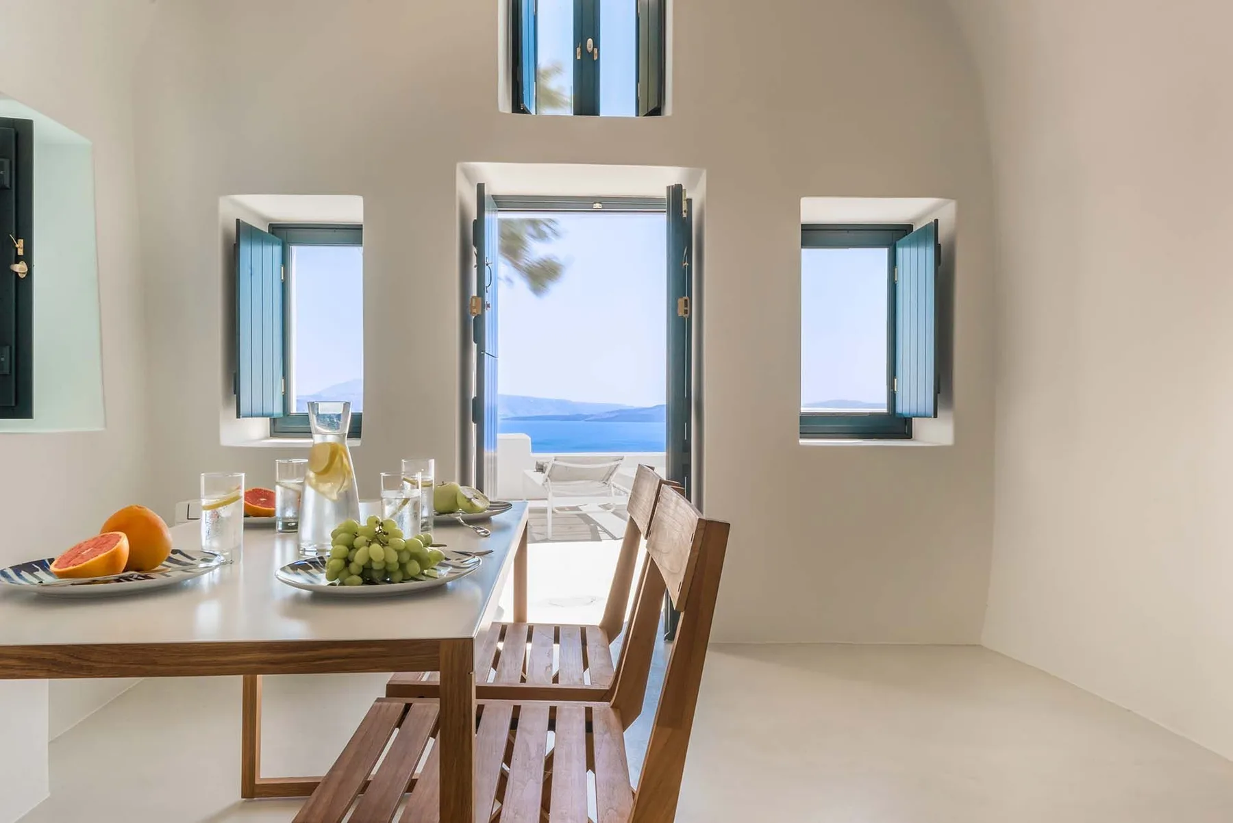 Santorini luxury villa Lucien in Oia - 4