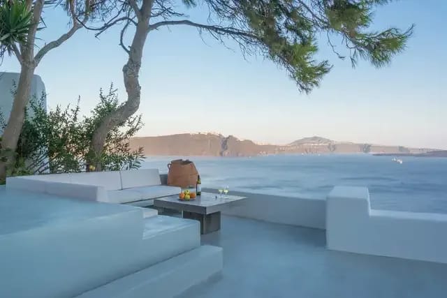 Santorini luxury villa Lucien in Oia - 4