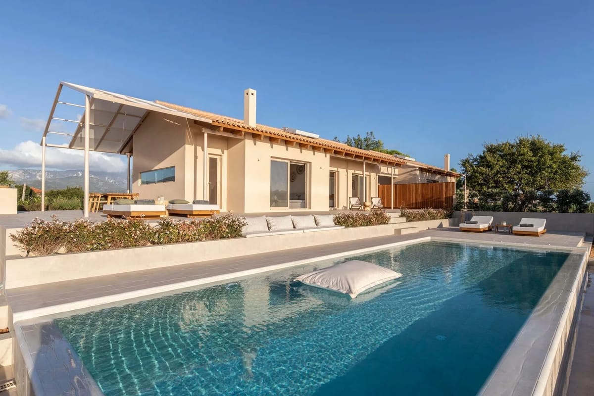 Chestnut villa in Kefalonia
