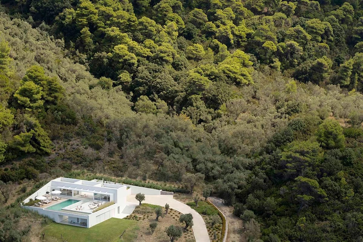 Azurine Villa in Ligaries Beach
