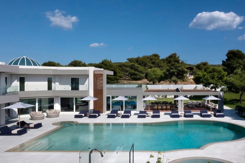 Triton villa in Korinthos