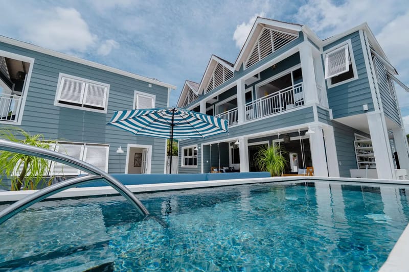 Sea Breeze Beach Villa (4 bed)