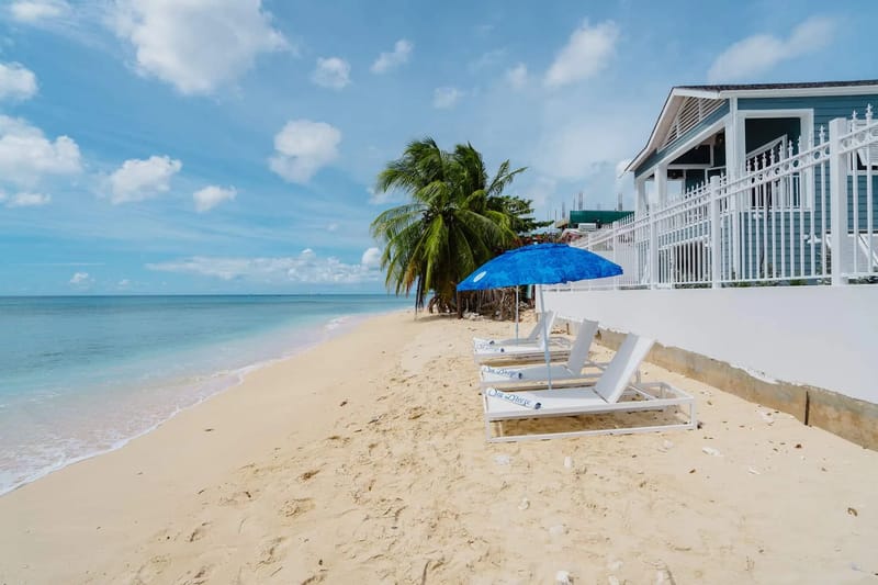 Sea Breeze Beach Villa (4 bed)