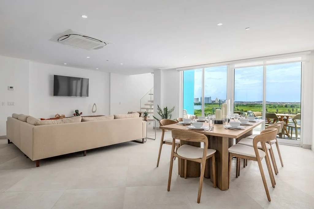 A360.E61- Elegant 3BR Suite with Private Terrace Near Eagle Beach