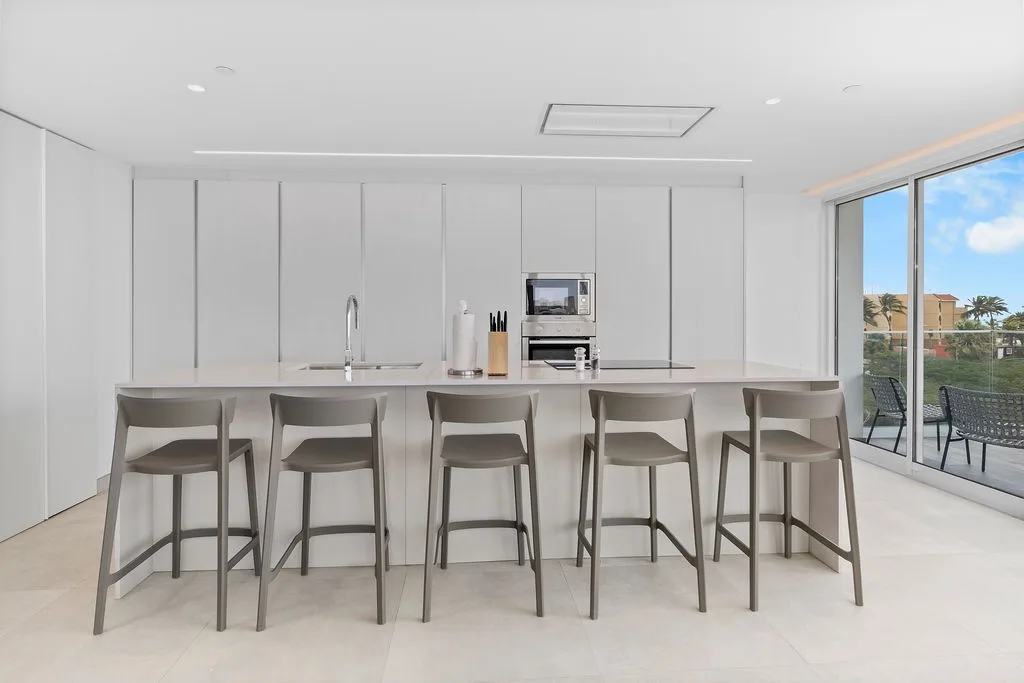 A360.W22 - Panoramic Oceanview 3BR at Eagle Beach