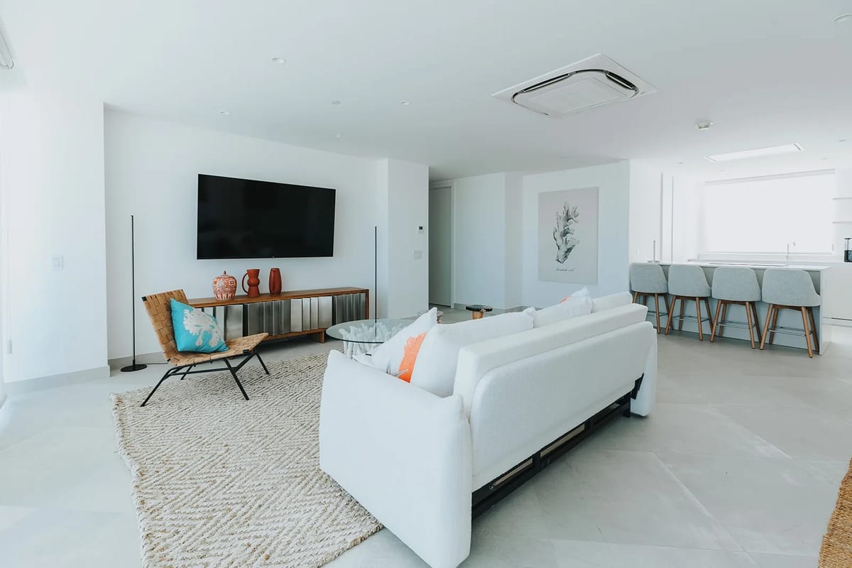 A360.E42 - Chic 3BR Escape Near the Sand, Best Location