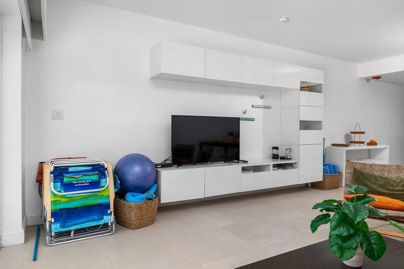 2BS-OC153 - 2BDR Ground-Floor Condo with Terrace