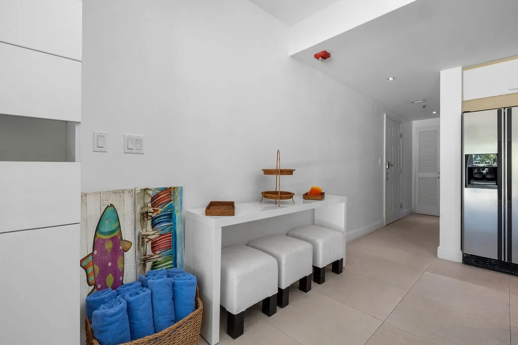 2BS-OC153 - 2BDR Ground-Floor Condo with Terrace