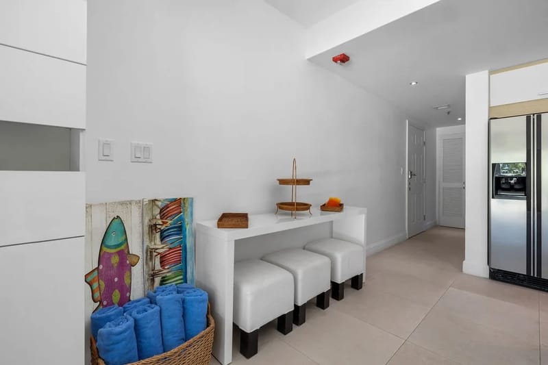 2BS-OC153 - 2BDR Ground-Floor Condo with Terrace