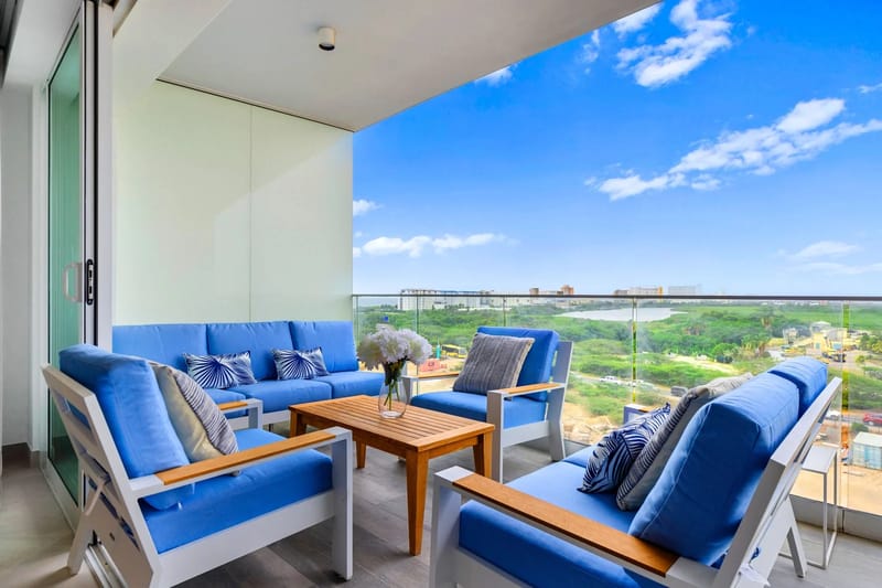 A360.E52 - Luxury Coastal Condo with Panoramic Views of Aruba
