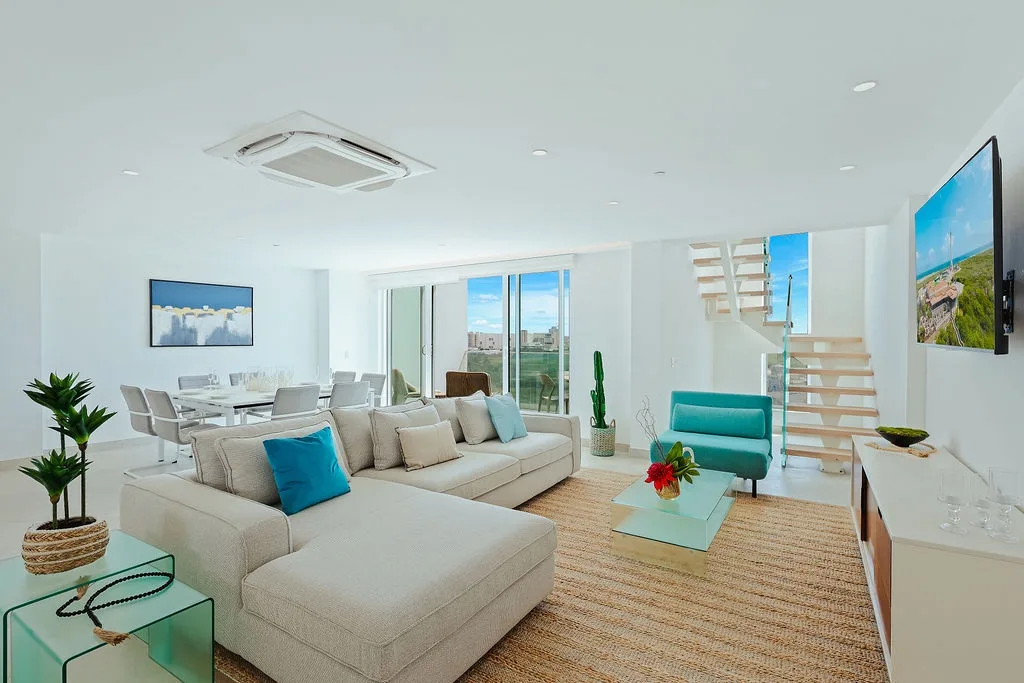 A360.E62- Luxury 3BR Suite with Terrace Near Eagle Beach