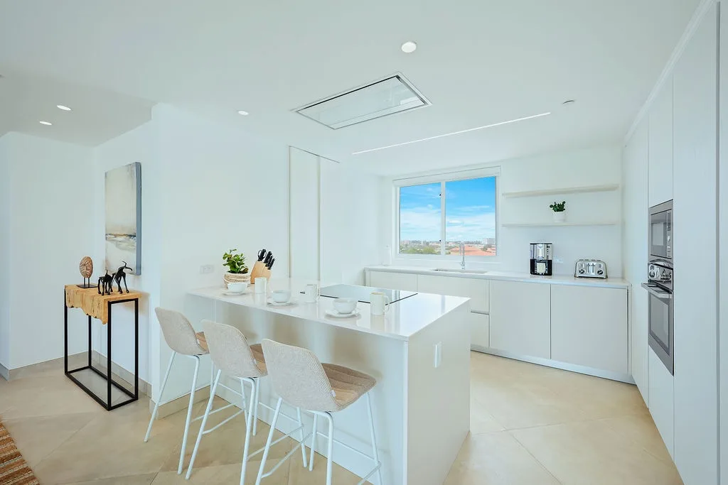 A360.E62- Luxury 3BR Suite with Terrace Near Eagle Beach