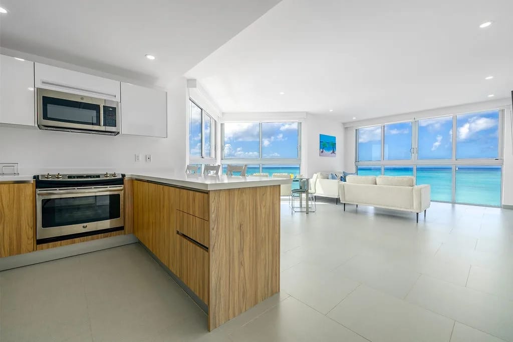 3BS-Azure628 - Exclusive Oceanfront Corner 3 bedroom 3 Bath Condominium
