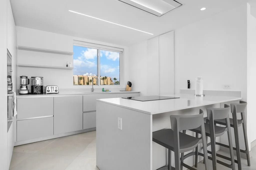 A360.E11 - Stylish 3BR Condo at Eagle Beach