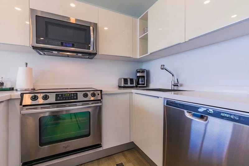 3BS-Blue331 - White Modern Getaway - Oceanfront Condo Blue-331