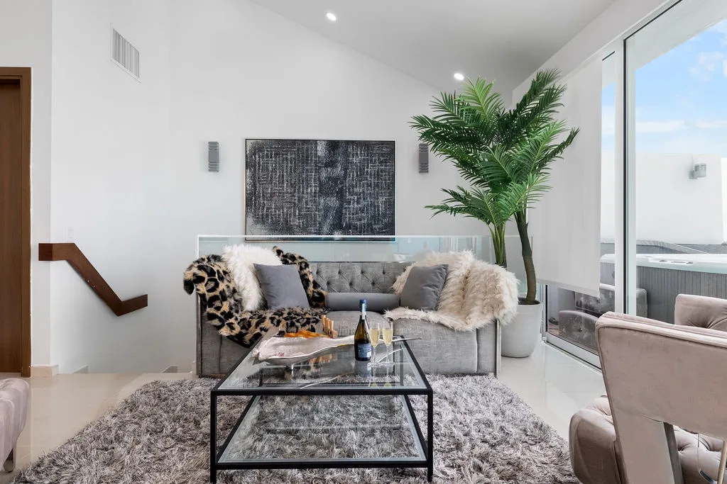 3BPH-BluePH1-4 - Blue Chill Ocean View Penthouse 3Bdrms.