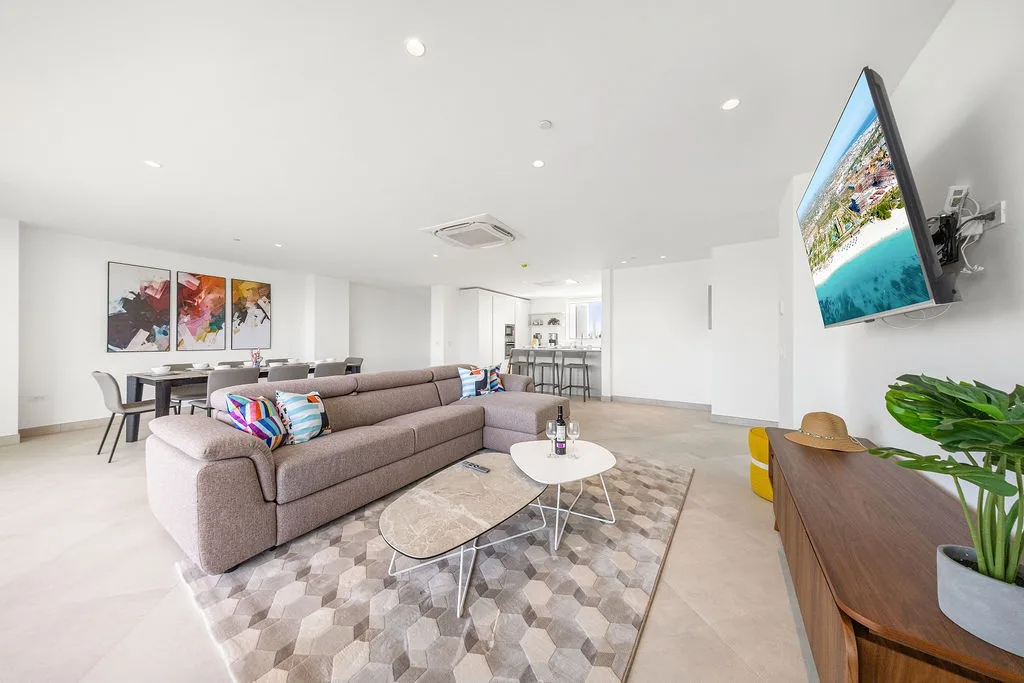 A360.E51 - Luxury 3BR Condo Steps to Eagle Beach