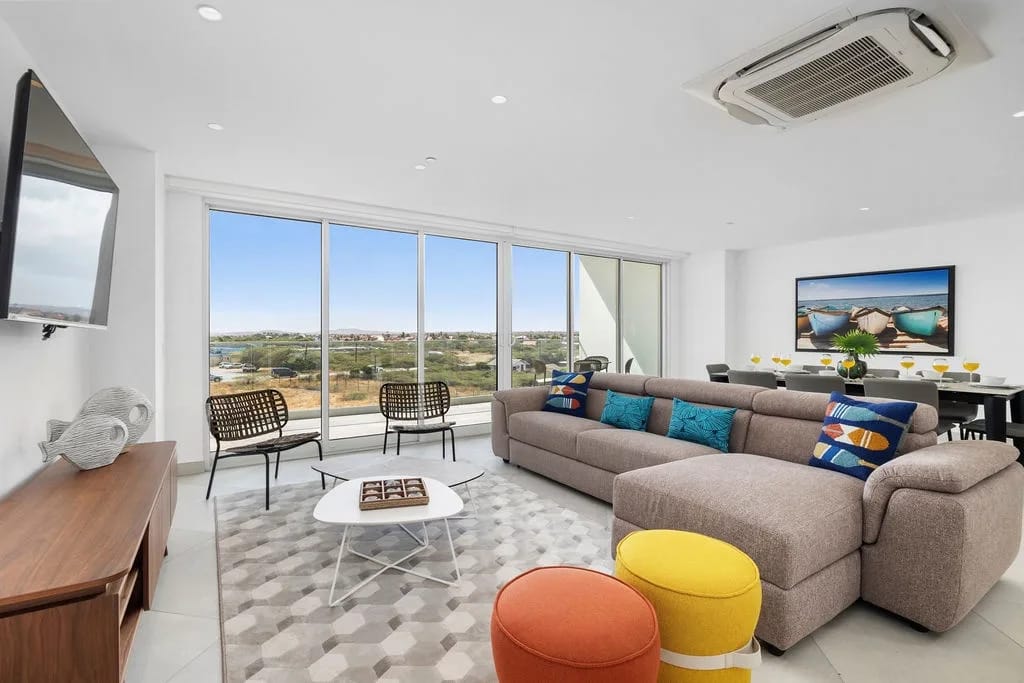 A360.E21 - Nuevo apartamento de lujo de 3 dormitorios en Eagle Beach