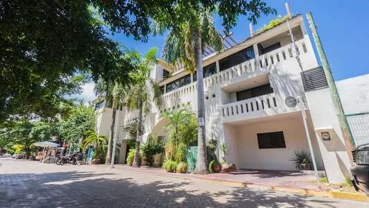 Royal Palms 4