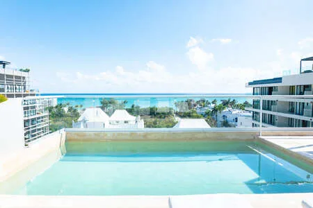 Menesse on the Beach 304