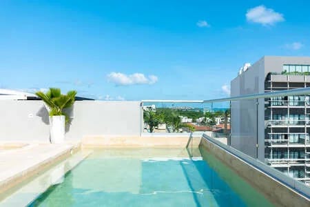 Menesse on the Beach 304