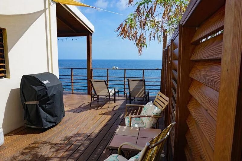 Terraza lateral de Sea Spirit con vistas